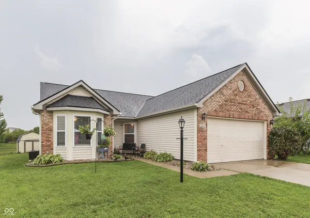 Photo 3 of Single family home for sale at 2369 Orchard Crk Dr, Columbus, IN 47201 | MLS# 22120102 | Listing updated on 2026-08-30