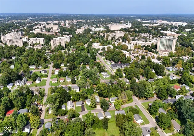 38th image of 122 N Clark St, Bloomington, IN 47408 | MLS# 22120105