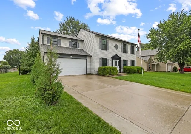 2nd image of 555 Hyannis Dr, Avon, IN 46123 | MLS# 22120113