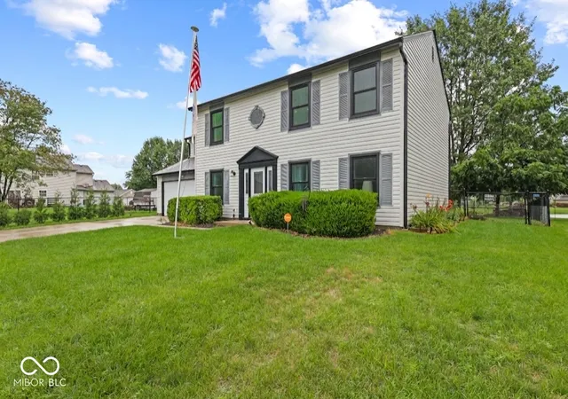 3rd image of 555 Hyannis Dr, Avon, IN 46123 | MLS# 22120113