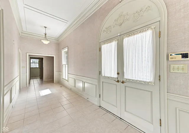 Photo 2 of Single family home for sale at 7927 Beaumont Green W Dr, Indianapolis, IN 46250 | MLS# 22120126 | Listing updated on 2026-09-23