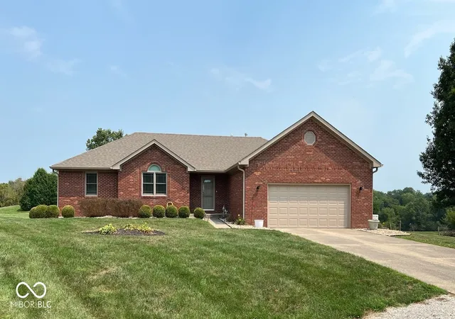1st image of 2600 Laurelwood Dr, Martinsville, IN 46151 | MLS# 22120128