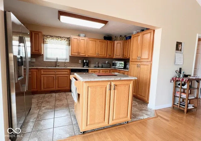3rd image of 2600 Laurelwood Dr, Martinsville, IN 46151 | MLS# 22120128