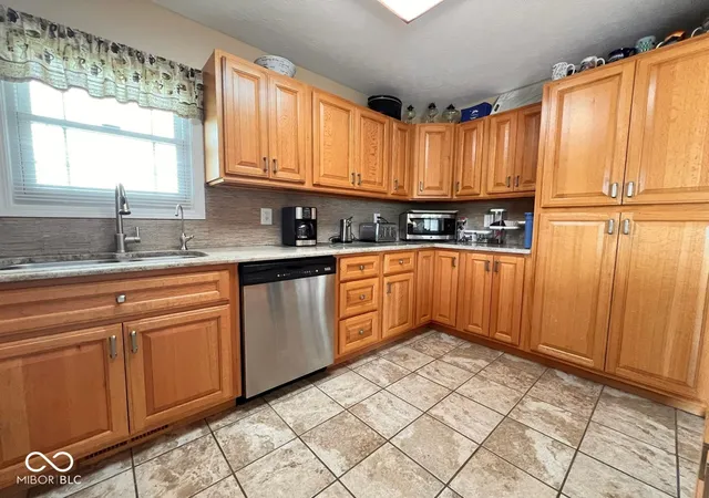 5th image of 2600 Laurelwood Dr, Martinsville, IN 46151 | MLS# 22120128