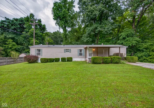 2nd image of 4858 South Shore Dr, Nashville, IN 47448 | MLS# 22120144