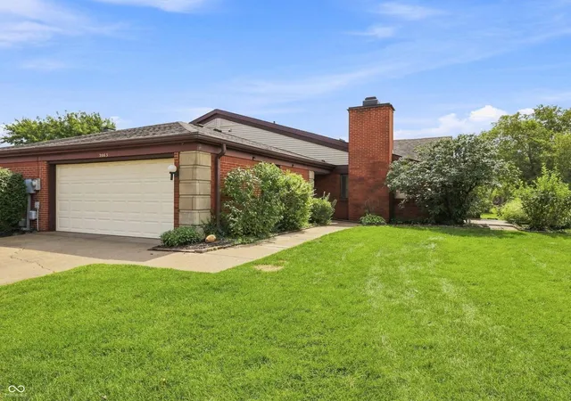 2nd image of 2063 Oak Run S Dr, Indianapolis, IN 46260 | MLS# 22120148