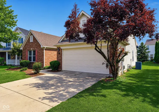 2nd image of 6540 Abby Ln, Zionsville, IN 46077 | MLS# 22120165
