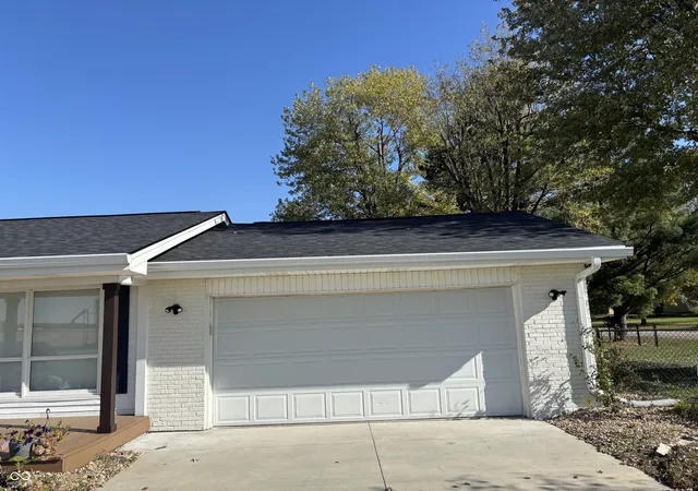 Photo 3 of Single family home for sale at 7261 S 250 East, Columbus, IN 47201 | MLS# 22120168 | Listing updated on 2026-09-02