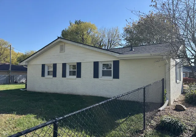 Photo 3 of Single family home for sale at 7261 S 250 East, Columbus, IN 47201 | MLS# 22120168 | Listing updated on 2026-09-02