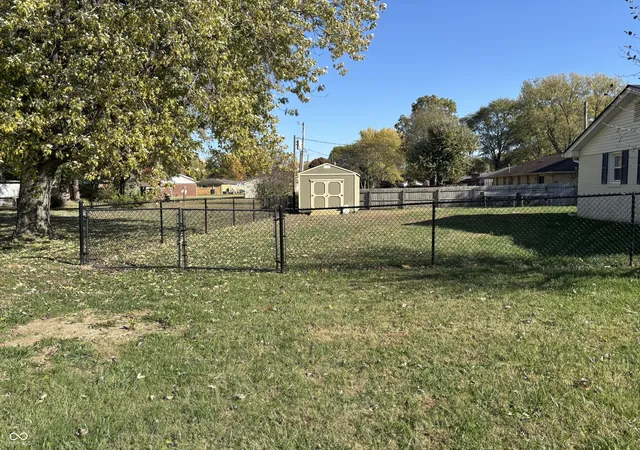 Photo 4 of Single family home for sale at 7261 S 250 East, Columbus, IN 47201 | MLS# 22120168 | Listing updated on 2026-09-02