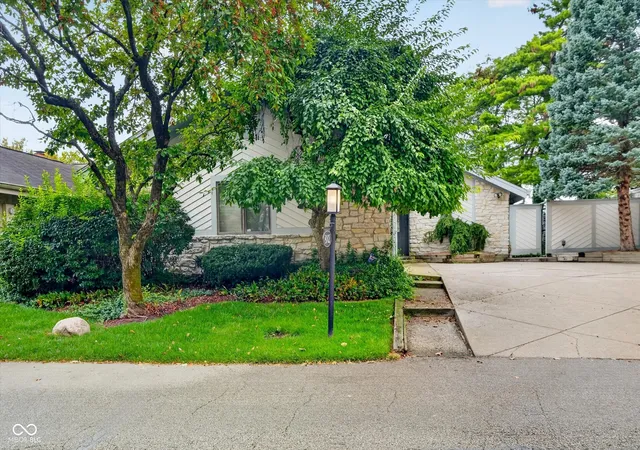1st image of 8002 Dean Rd, Indianapolis, IN 46240 | MLS# 22120182