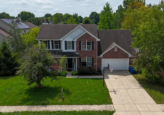 2nd image of 10397 Hillsborough Dr, Fishers, IN 46037 | MLS# 22120184