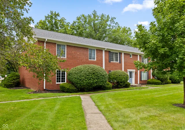 2nd image of 6503 Park Central Wy # 6503B, Indianapolis, IN 46260 | MLS# 22120206