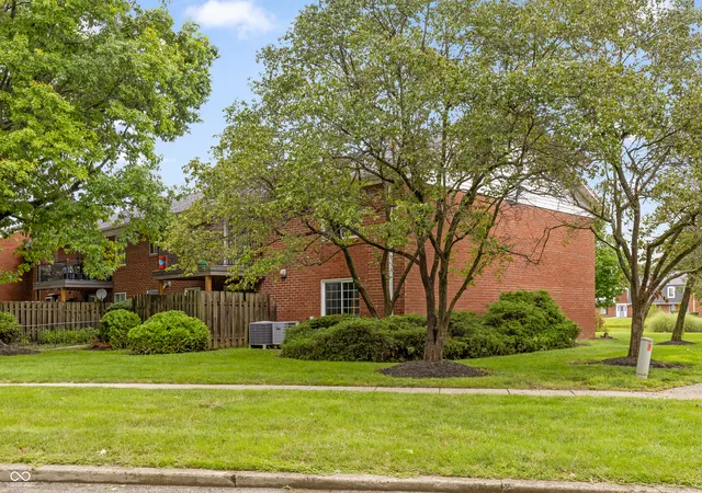 3rd image of 6503 Park Central Wy # 6503B, Indianapolis, IN 46260 | MLS# 22120206