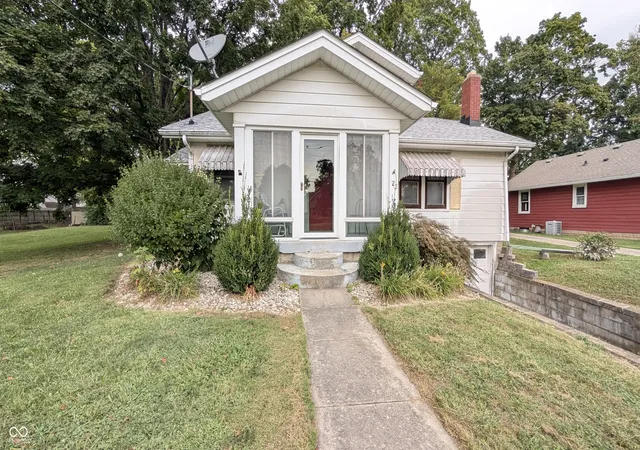 Photo 1 of Single family home for sale at 922 E Elbert St, Indianapolis, IN 46227 | MLS# 22120210 | Listing updated on 2026-09-23