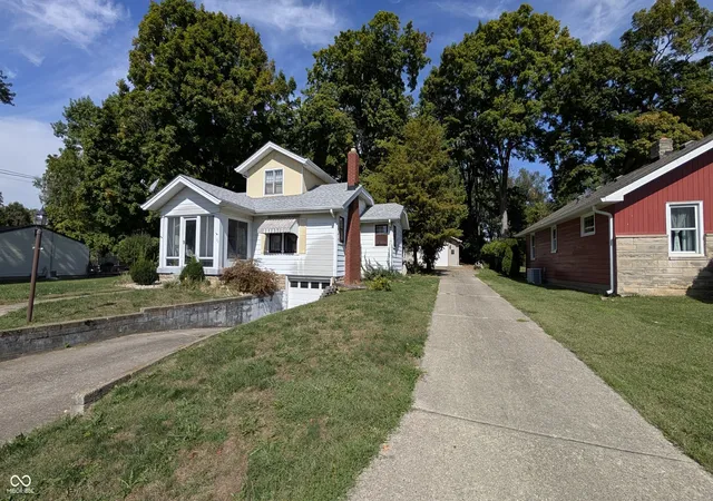 Photo 2 of Single family home for sale at 922 E Elbert St, Indianapolis, IN 46227 | MLS# 22120210 | Listing updated on 2026-09-23