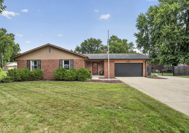 Photo 1 of Single family home for sale at 1325 N County Rd 475 E, Avon, IN 46123 | MLS# 22120218 | Listing updated on 2026-10-09