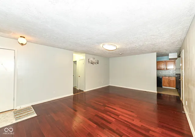 3rd image of 327 Buffalo Dr, Indianapolis, IN 46217 | MLS# 22120220