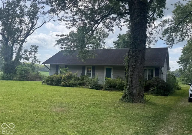 Photo 1 of Sale Pending at 3735 E State St, Columbus, IN 47201 | MLS# 22120227 | Listing updated on 2026-10-26