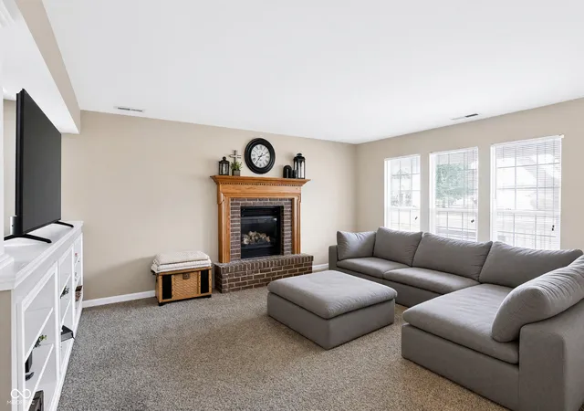 3rd image of 4317 W Summerhaven Dr, New Palestine, IN 46163 | MLS# 22120232