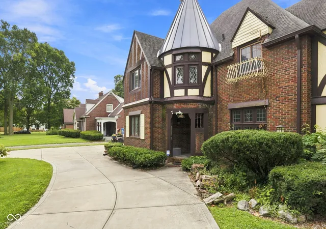 5th image of 3763 Watson Rd, Indianapolis, IN 46205 | MLS# 22120239