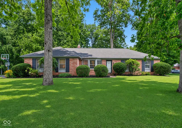 1st image of 7146 N Dearborn St, Indianapolis, IN 46240 | MLS# 22120245