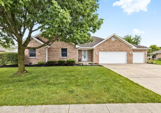 2nd image of 1131 Brunes Blvd, Brownsburg, IN 46112 | MLS# 22120254