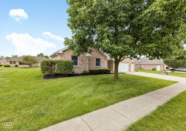 Photo 2 of Condo for sale at 1131 Brunes Blvd, Brownsburg, IN 46112 | MLS# 22120254 | Listing updated on 2026-10-20