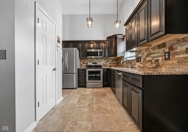3rd image of 8314 Alcona Dr, Indianapolis, IN 46237 | MLS# 22120255