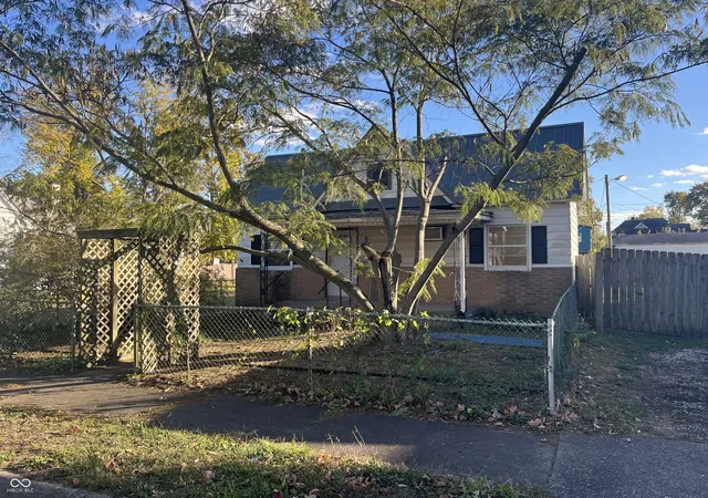 Photo 2 of Single family home for sale at 1509 Liberty Ave, Terre Haute, IN 47807 | MLS# 22120262 | Listing updated on 2026-09-06