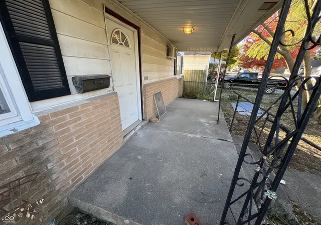 Photo 2 of Single family home for sale at 1509 Liberty Ave, Terre Haute, IN 47807 | MLS# 22120262 | Listing updated on 2026-09-06