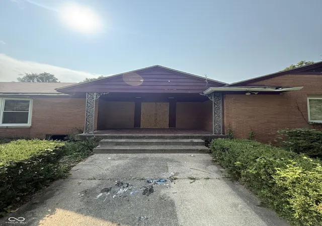 1st image of 1910 S Arlington Ave, Indianapolis, IN 46203 | MLS# 22120292