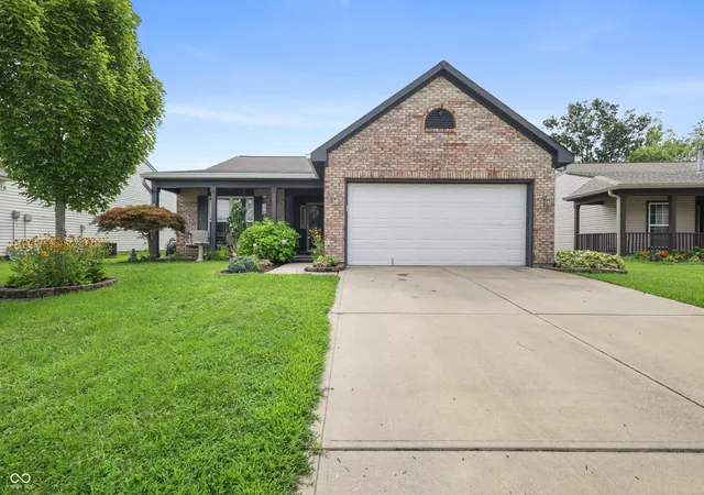 1st image of 3207 Knobstone Ln, Indianapolis, IN 46203 | MLS# 22120299