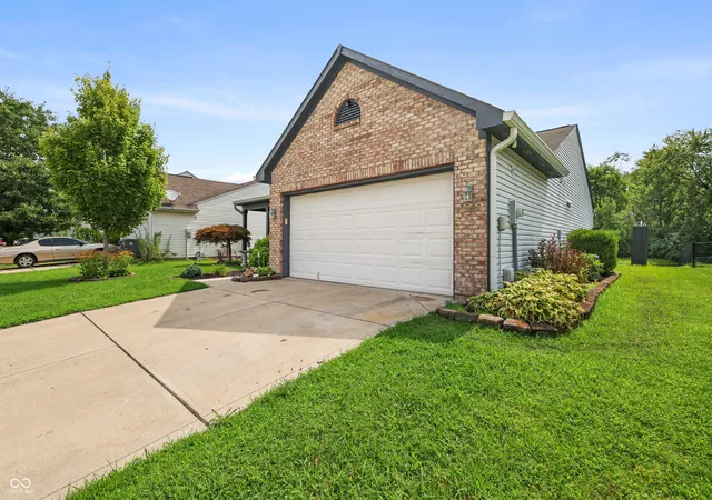 2nd image of 3207 Knobstone Ln, Indianapolis, IN 46203 | MLS# 22120299