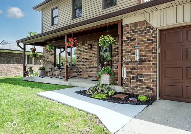 Photo 3 of Sale Pending at 4613 Tim Tam Cir, Indianapolis, IN 46237 | MLS# 22120302 | Listing updated on 2026-10-07