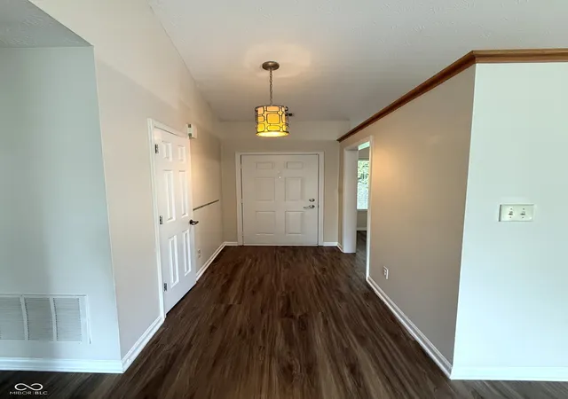 Photo 4 of Single family home for sale at 7318 Thornmill Ct, Avon, IN 46123 | MLS# 22120304 | Listing updated on 2026-08-22
