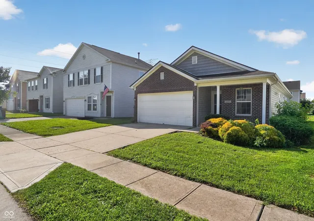Photo 2 of Sale Pending at 11311 Cuyahoga Dr, Indianapolis, IN 46235 | MLS# 22120306 | Listing updated on 2026-09-12
