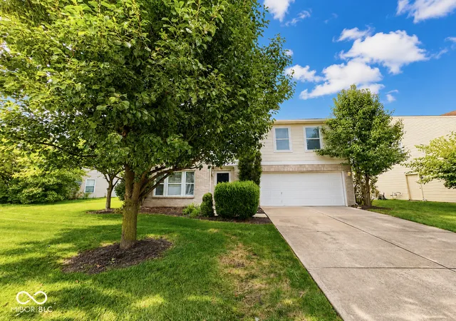 2nd image of 14463 Lee Stewart Ln, Fishers, IN 46038 | MLS# 22120316