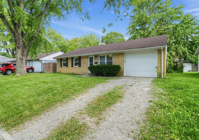 Photo 3 of Single family home for sale at 3707 N Brentwood Ave, Indianapolis, IN 46235 | MLS# 22120326 | Listing updated on 2026-10-21
