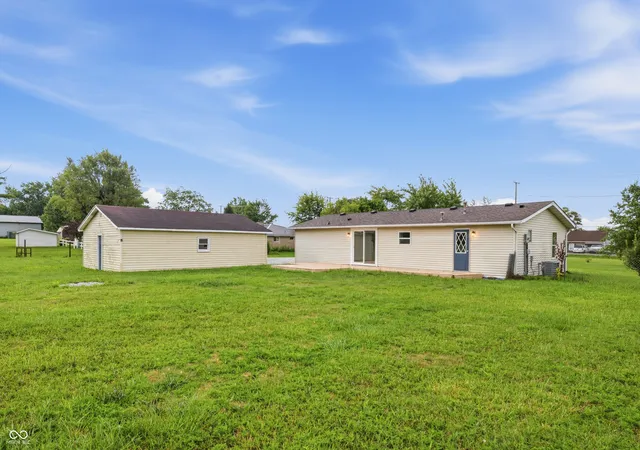 Photo 5 of Manufactured home for sale at 220 E State Rd 28, Alexandria, IN 46001 | MLS# 22120328 | Listing updated on 2026-08-17