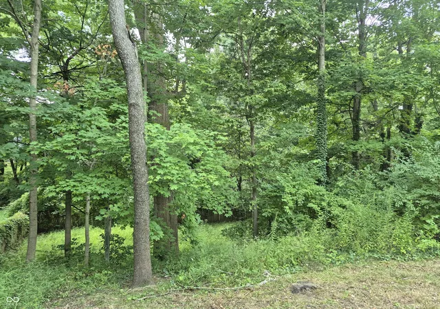 Photo 3 of Sale Pending at 9270 Budd Run Dr, Indianapolis, IN 46250 | MLS# 22120337 | Listing updated on 2026-10-06