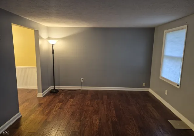 Photo 4 of Sale Pending at 9270 Budd Run Dr, Indianapolis, IN 46250 | MLS# 22120337 | Listing updated on 2026-10-06