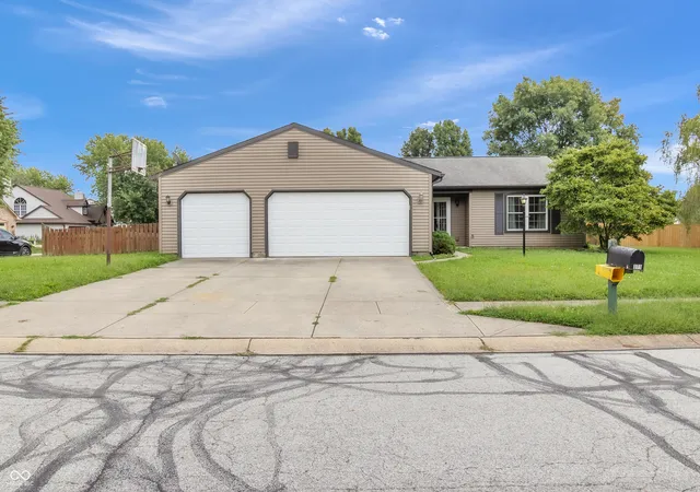 1st image of 371 Watercrest Wy, Avon, IN 46123 | MLS# 22120340