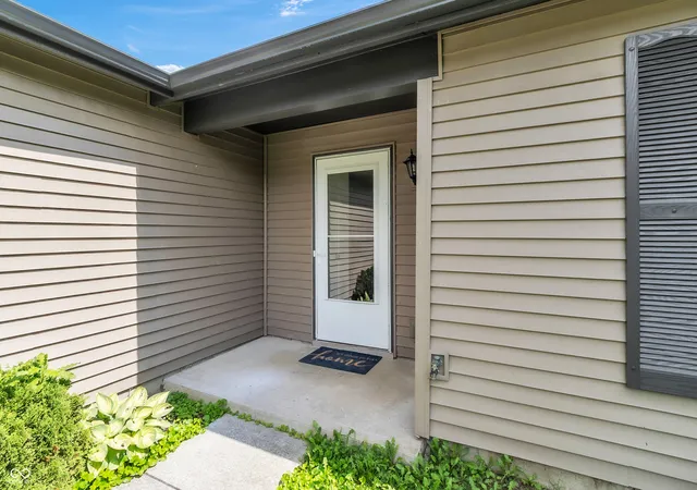 2nd image of 371 Watercrest Wy, Avon, IN 46123 | MLS# 22120340