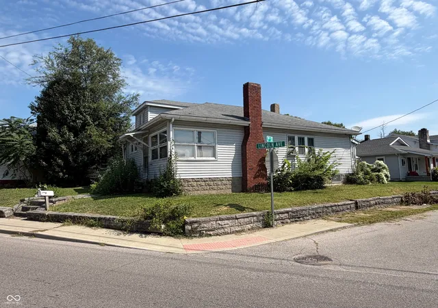 Photo 2 of Sale Pending at 222 Lincoln Ave, Bedford, IN 47421 | MLS# 22120344 | Listing updated on 2026-10-02