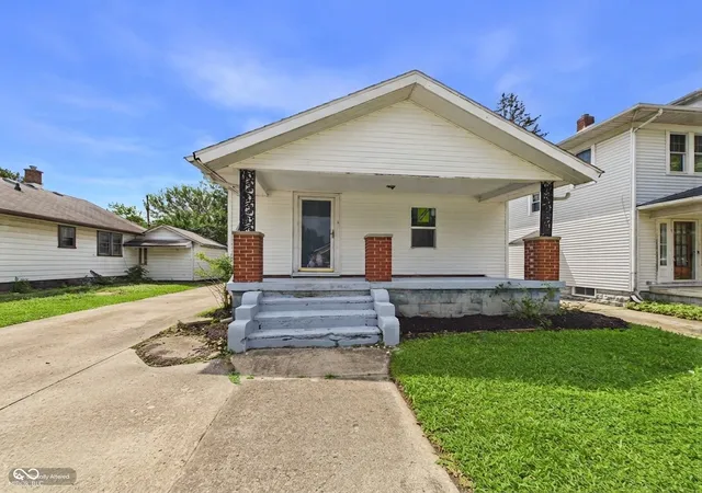 1st image of 717 E 29th St, Anderson, IN 46016 | MLS# 22120345