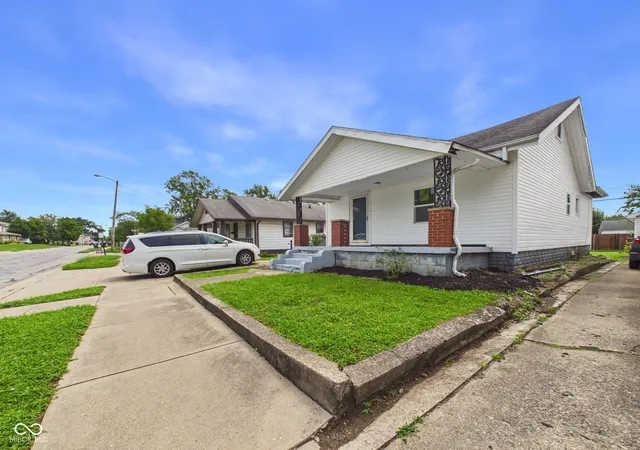 2nd image of 717 E 29th St, Anderson, IN 46016 | MLS# 22120345