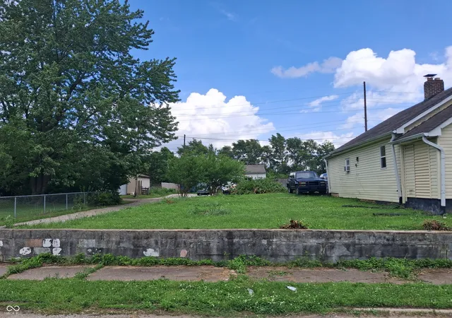 1st image of 547 S Harris Ave, Indianapolis, IN 46222 | MLS# 22120350