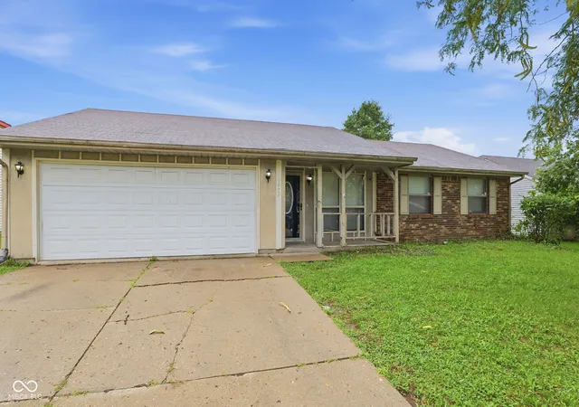 3rd image of 3242 Pawnee Dr, Indianapolis, IN 46235 | MLS# 22120360