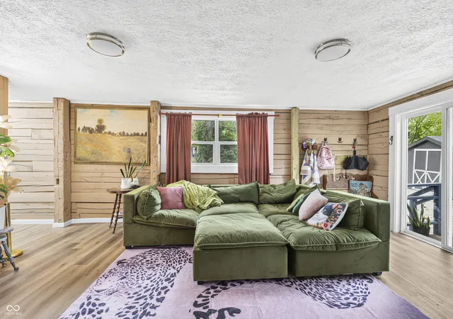2nd image of 7591 7593 N Old S R 67, Mooresville, IN 46158 | MLS# 22120362